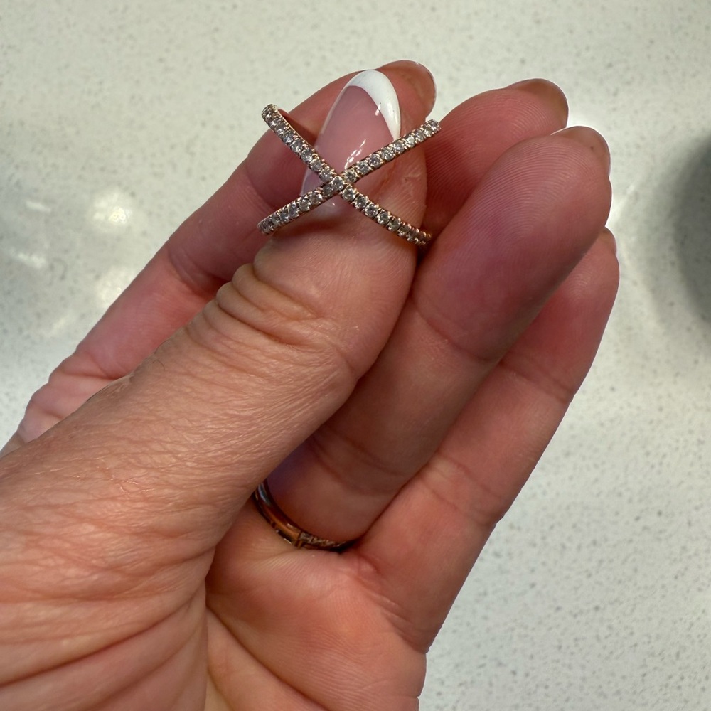 Elegant Rose Gold Criss-Cross Diamond Ring